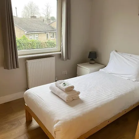 Holiday home Flaxman Avenue - Lovely 4 Bed Home, 5 Mins Drive To Centre, Free Superfast Wi-fi, Free On-street Parking York