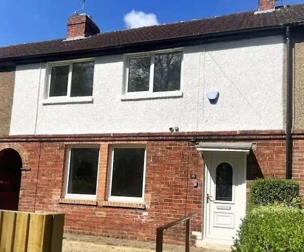 Holiday home Flaxman Avenue - Lovely 4 Bed Home, 5 Mins Drive To Centre, Free Superfast Wi-fi, Free On-street Parking