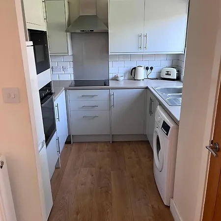 Дом отдыха Flaxman Avenue - Lovely 4 Bed Home, 5 Mins Drive To Centre, Free Superfast Wi-fi, Free On-street Parking Йорк