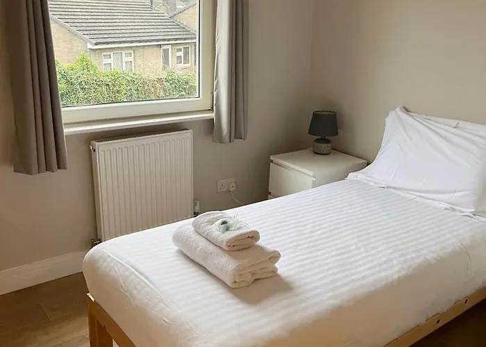 Hébergement de vacances Flaxman Avenue - Lovely 4 Bed Home, 5 Mins Drive To Centre, Free Superfast Wi-fi, Free On-street Parking York