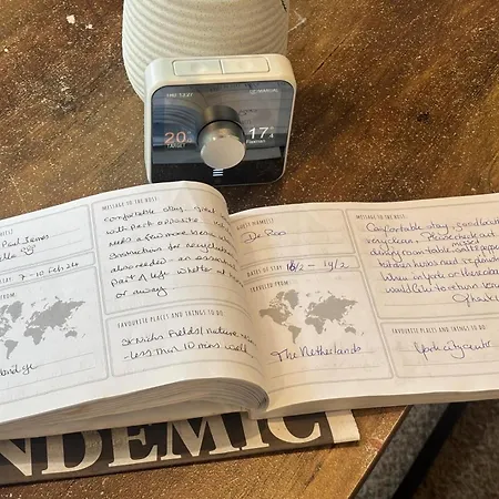 Flaxman Avenue - Lovely 4 Bed Home, 5 Mins Drive To Centre, Free Superfast Wi-fi, Free On-street Parking Feriehus York